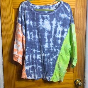 Tri-color Terry Sweatshirt in Size L